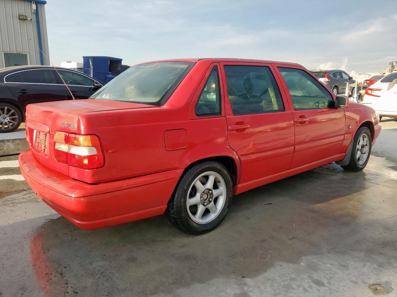 1999 VOLVO S70