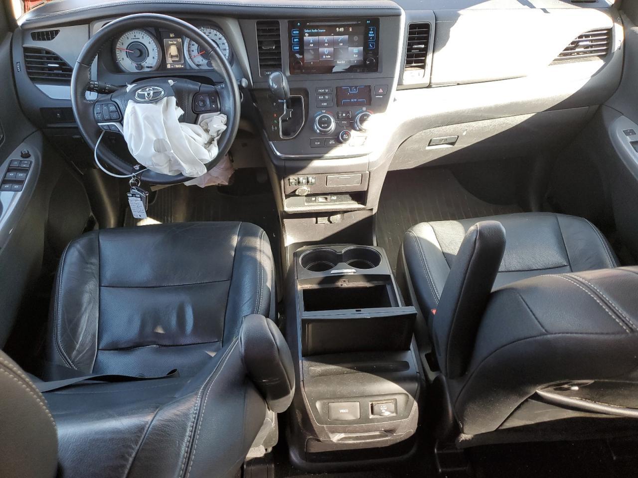 2017 TOYOTA SIENNA