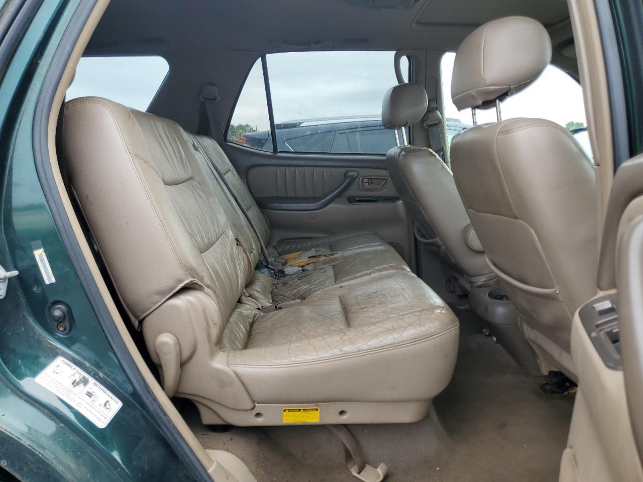 2004 TOYOTA Sequoia