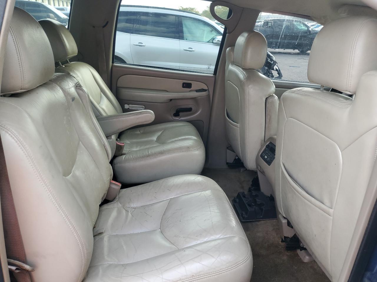 2003 CHEVROLET Suburban