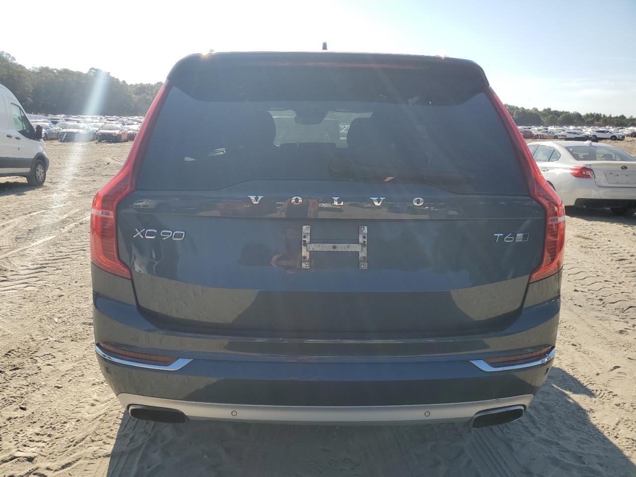 2019 VOLVO XC90