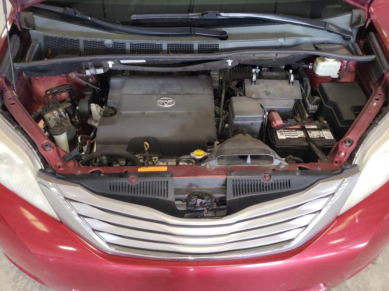 2015 TOYOTA SIENNA