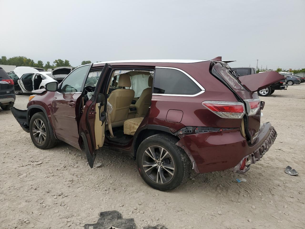 2016 TOYOTA HIGHLANDER