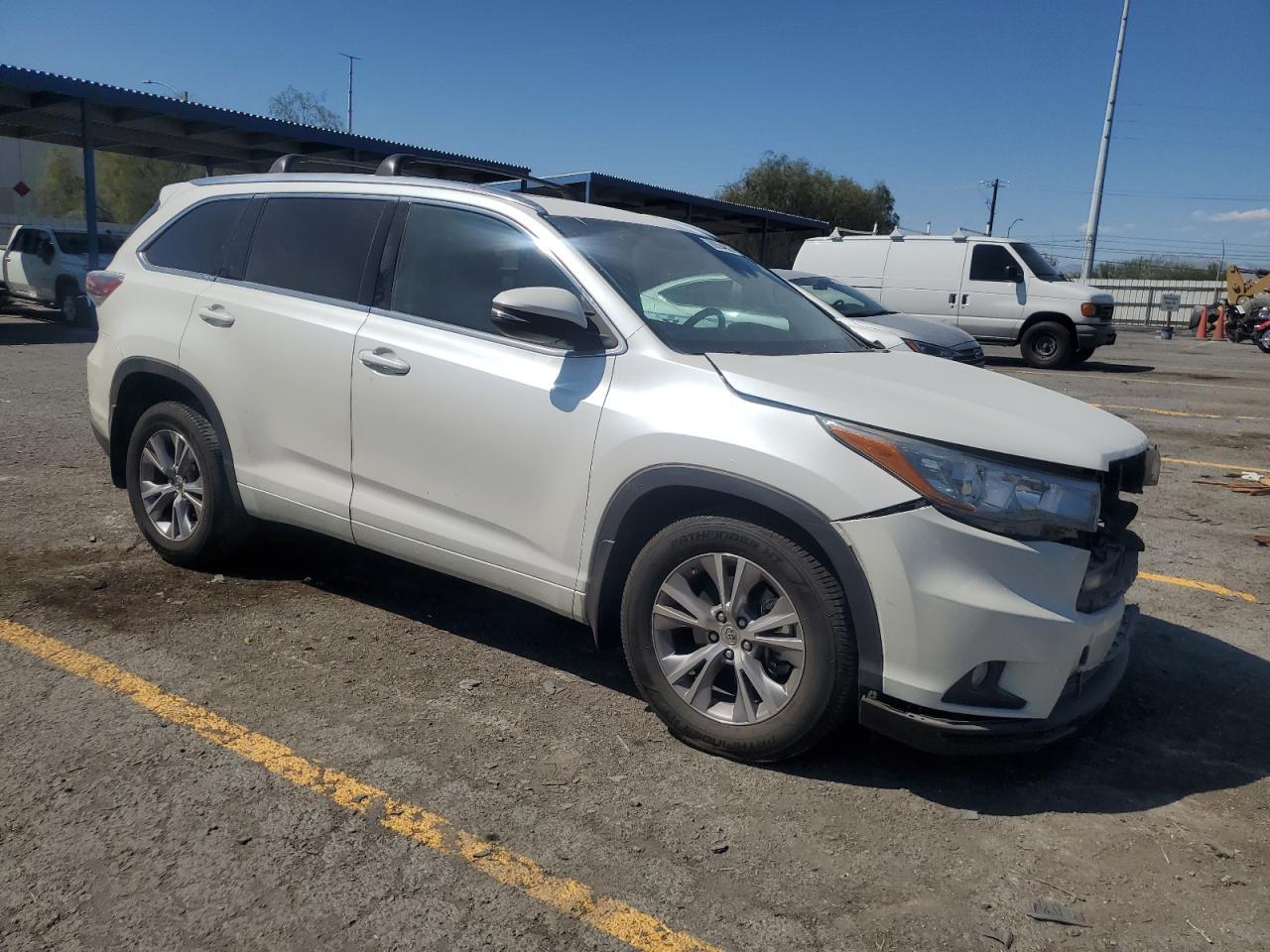 2015 TOYOTA HIGHLANDER
