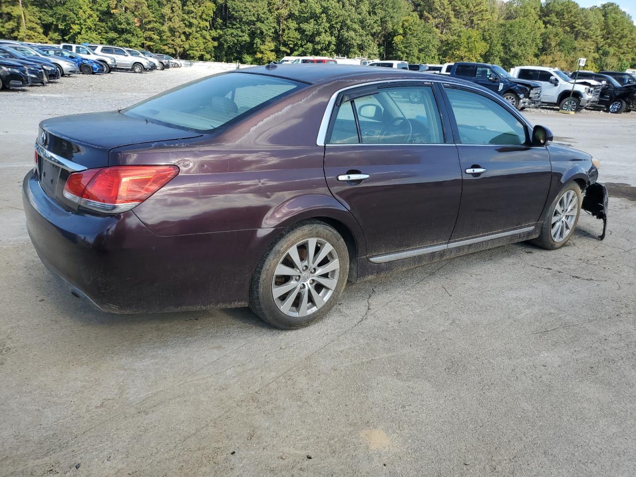 2011 TOYOTA Avalon