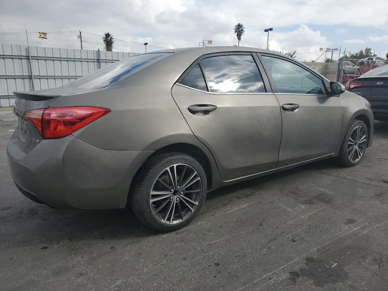 2017 TOYOTA COROLLA