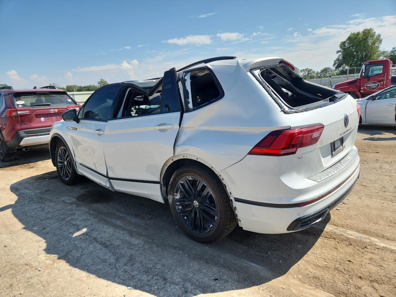 2022 VOLKSWAGEN TIGUAN