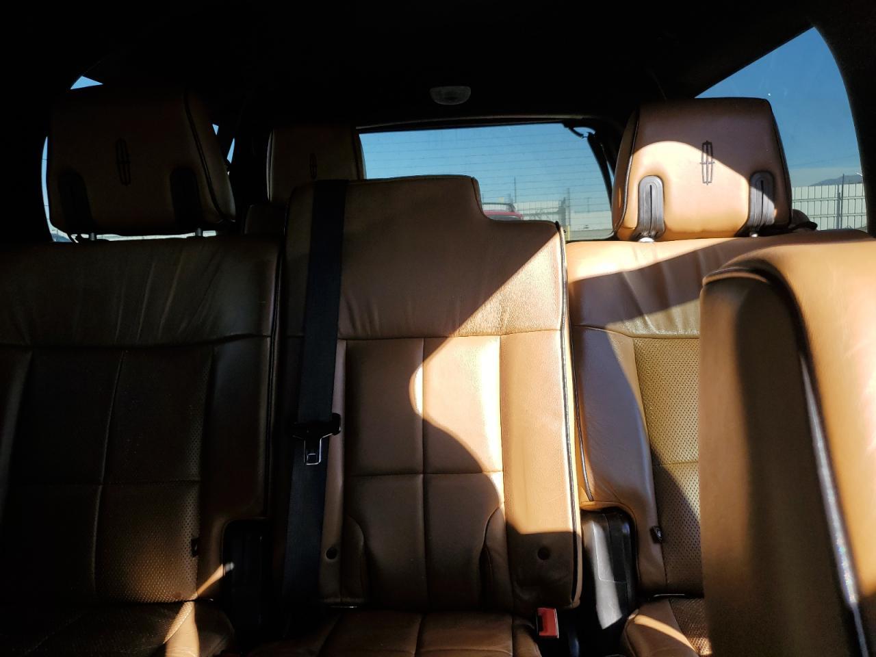 2011 LINCOLN Navigator