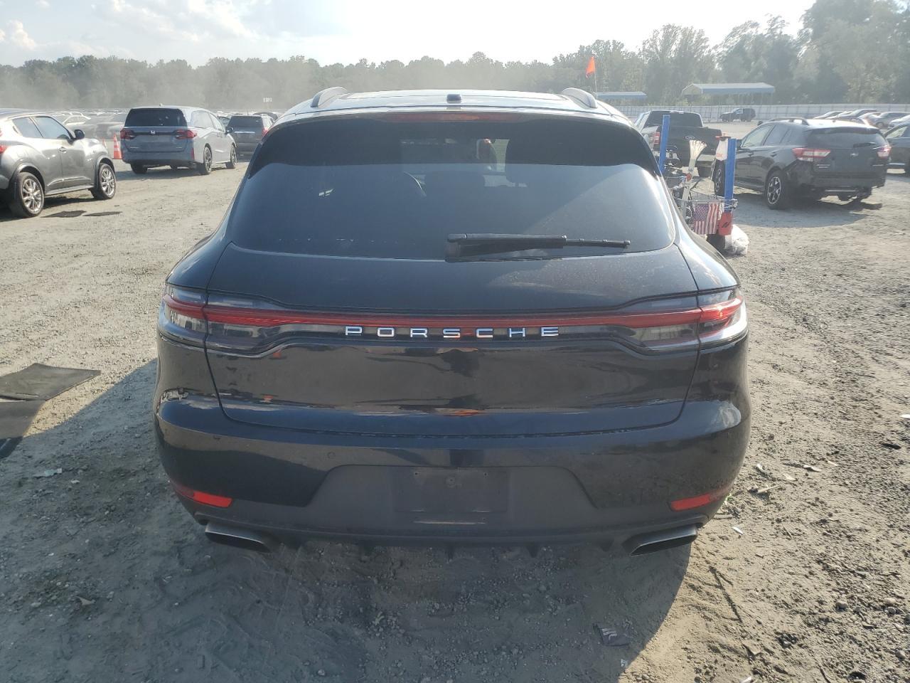 2019 PORSCHE Macan