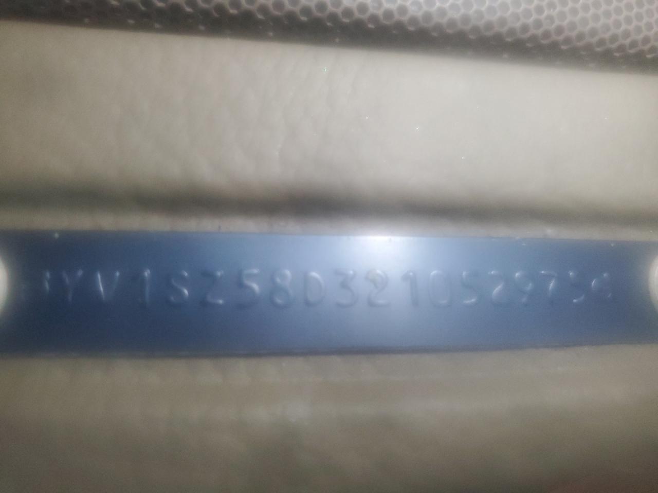 2002 VOLVO V70