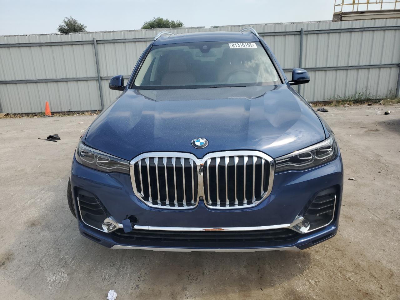 2022 BMW X7