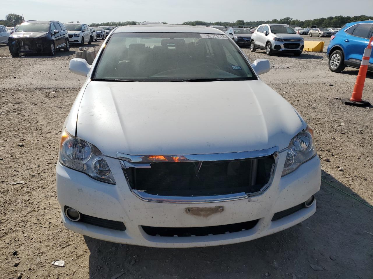 2010 TOYOTA Avalon