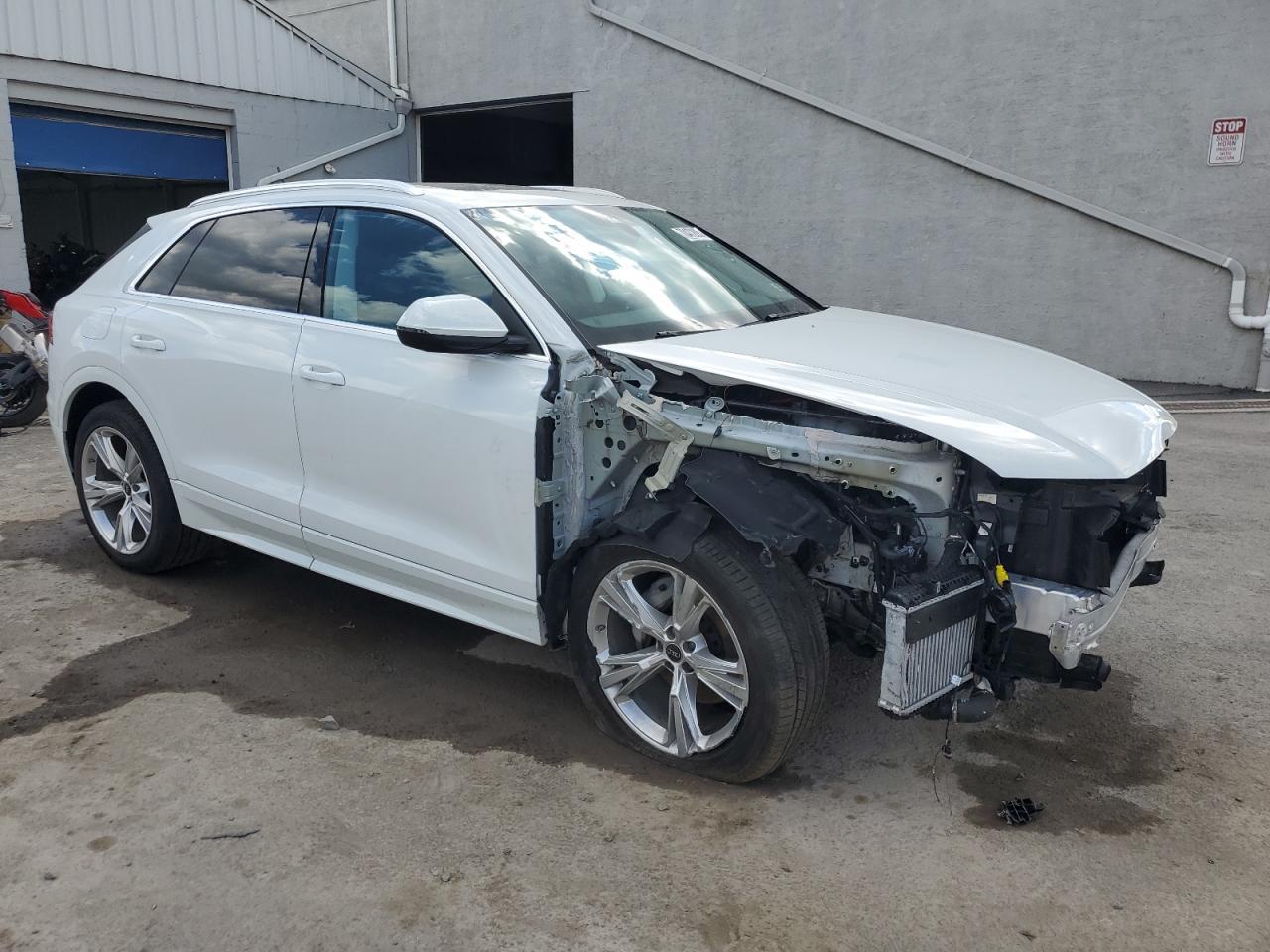 2023 AUDI Q8