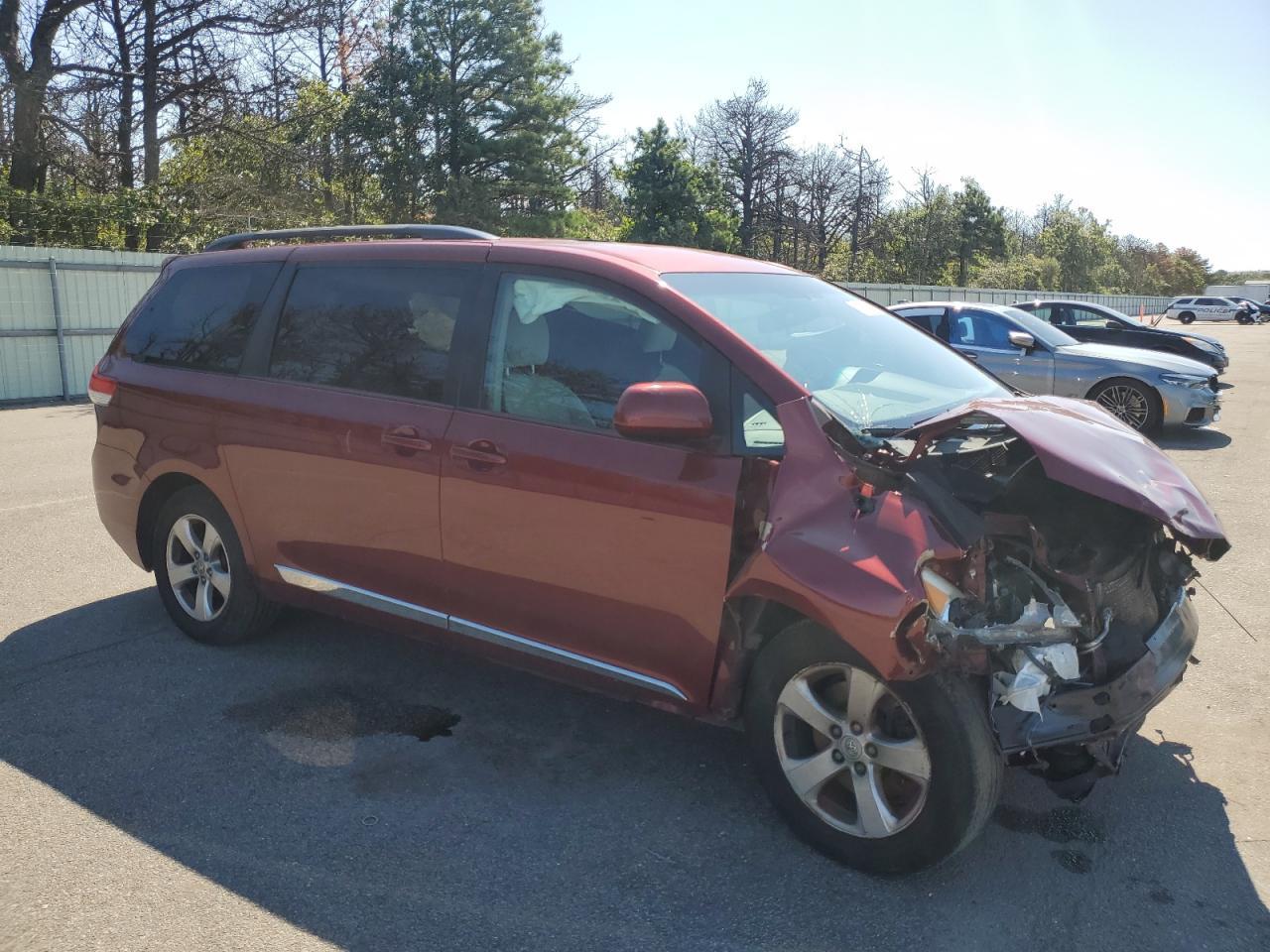 2014 TOYOTA SIENNA
