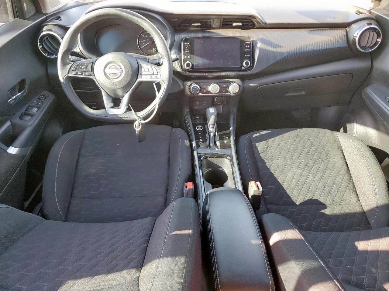 2024 NISSAN KICKS