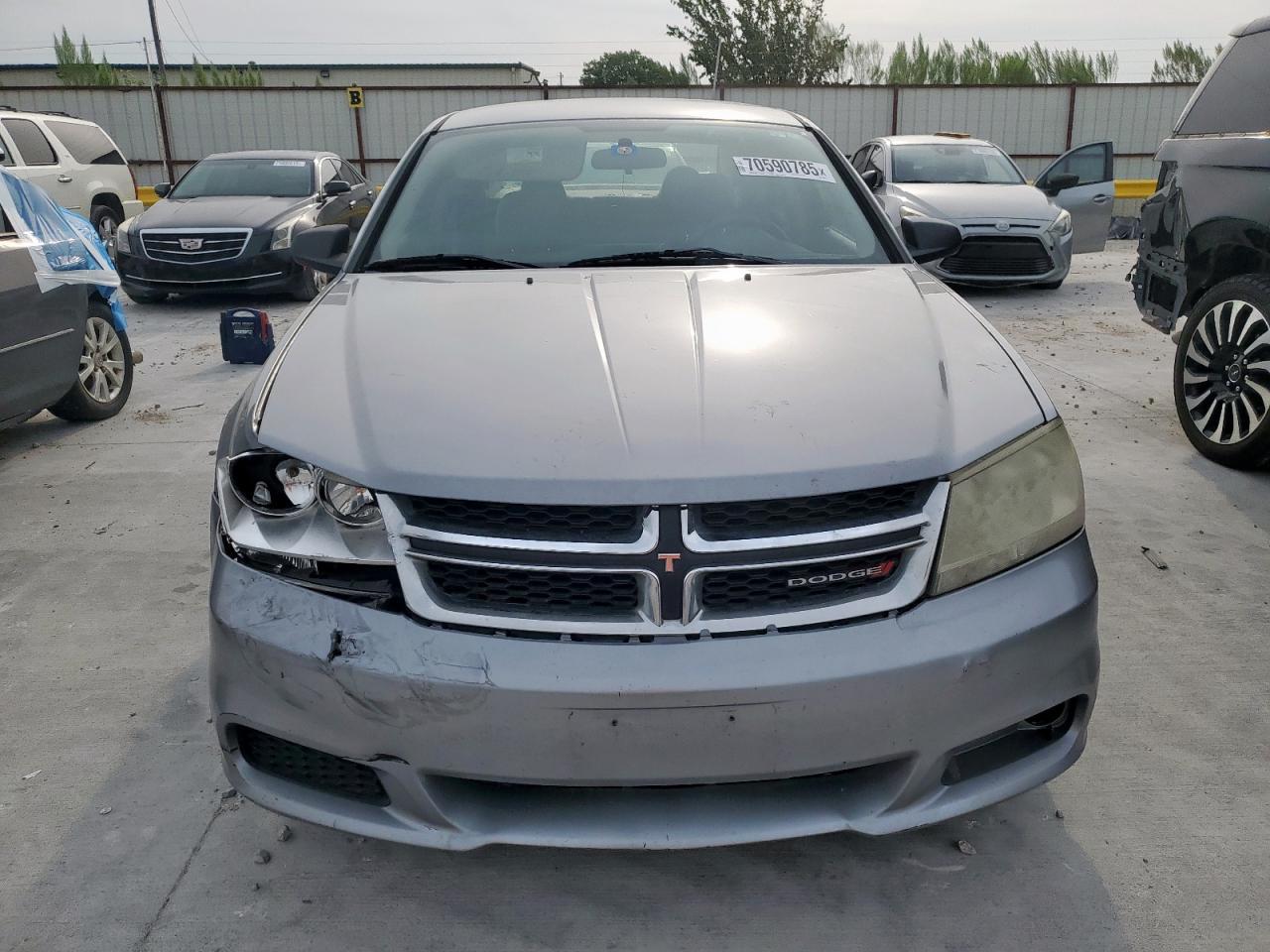 2013 DODGE Avenger