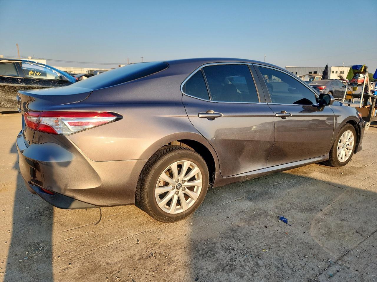 2018 TOYOTA CAMRY