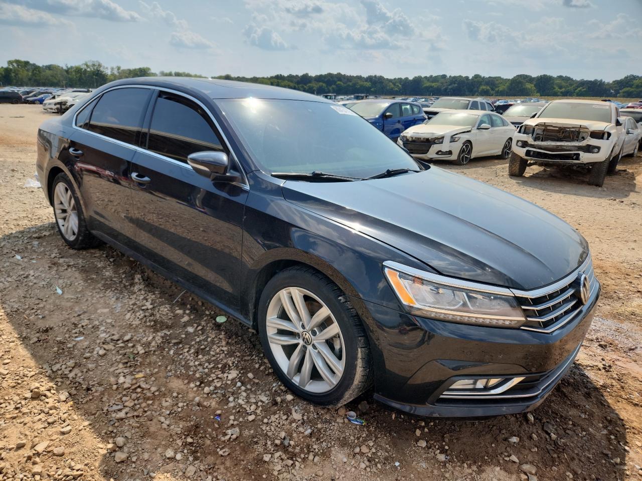 2018 VOLKSWAGEN Passat