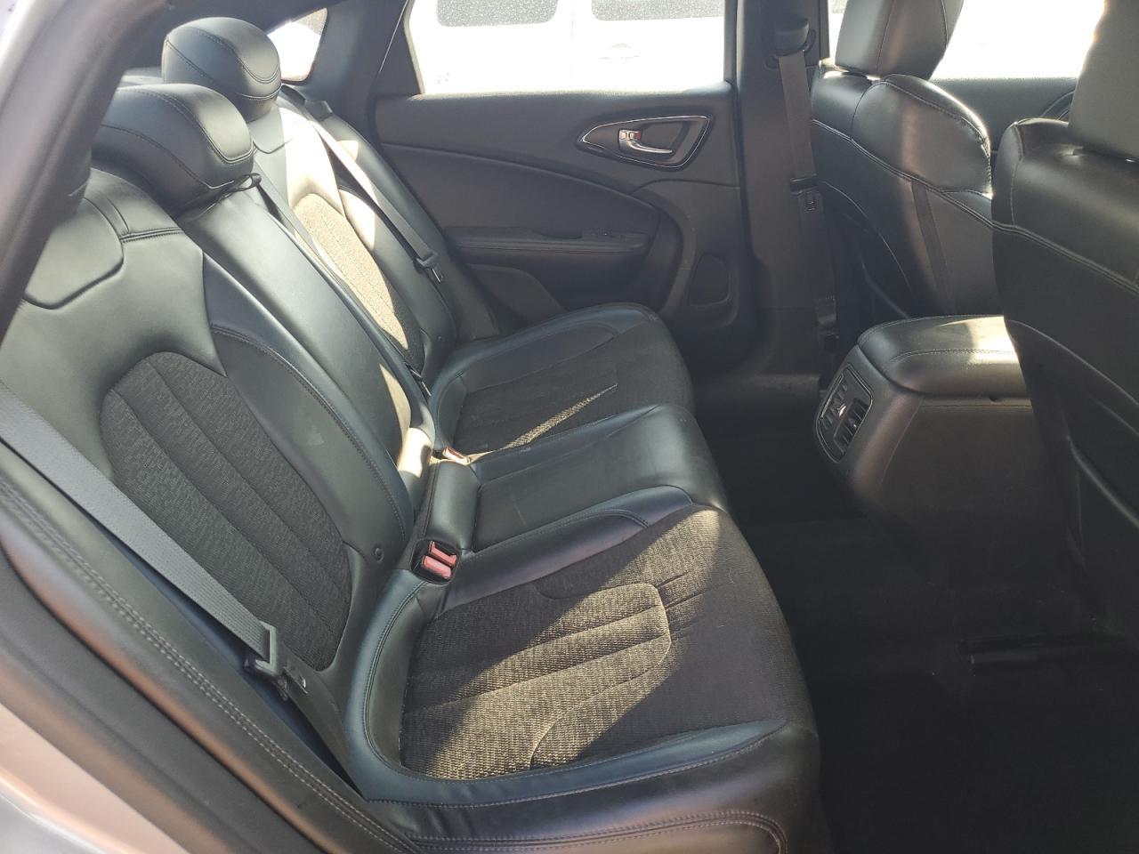 2015 CHRYSLER 200