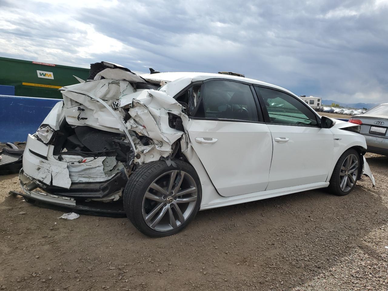 2018 VOLKSWAGEN Passat