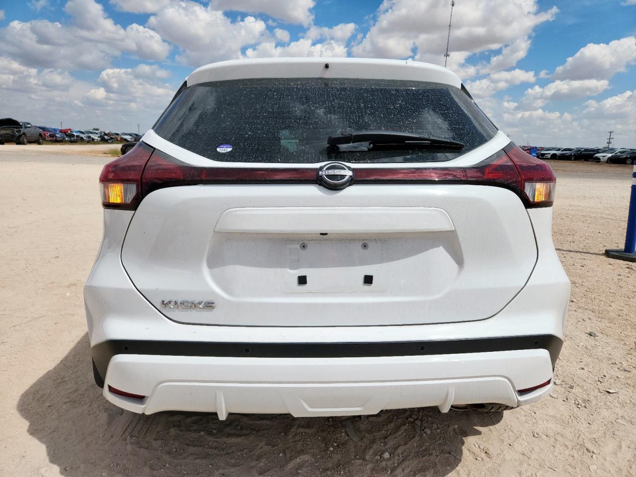 2024 NISSAN KICKS