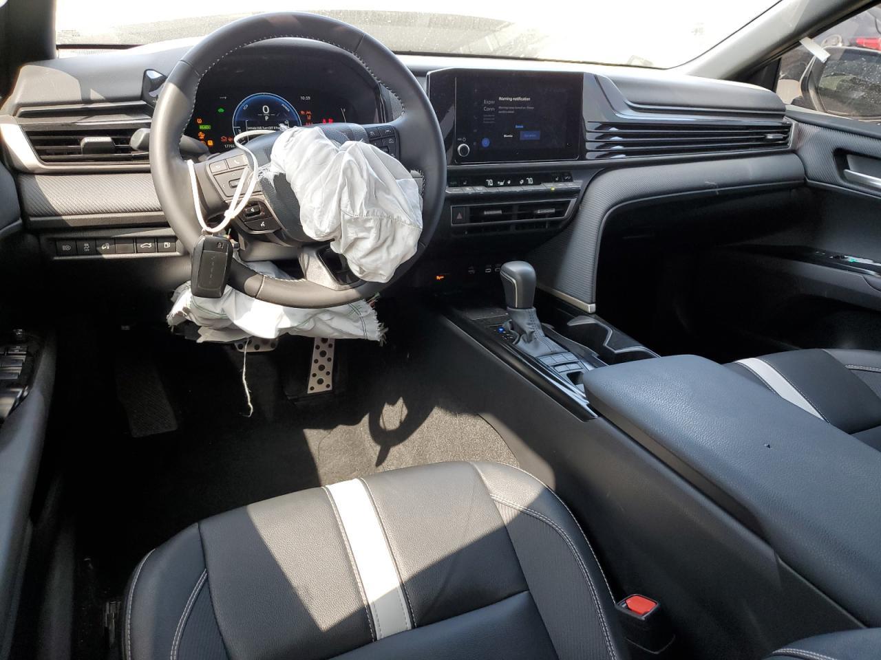 2025 TOYOTA CAMRY