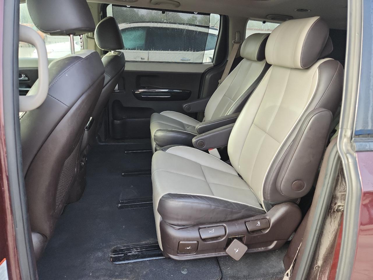 2016 KIA SEDONA