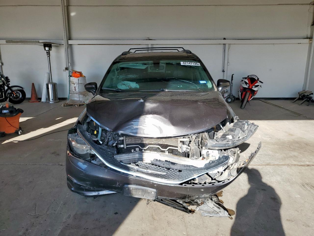 2020 CHRYSLER Voyager