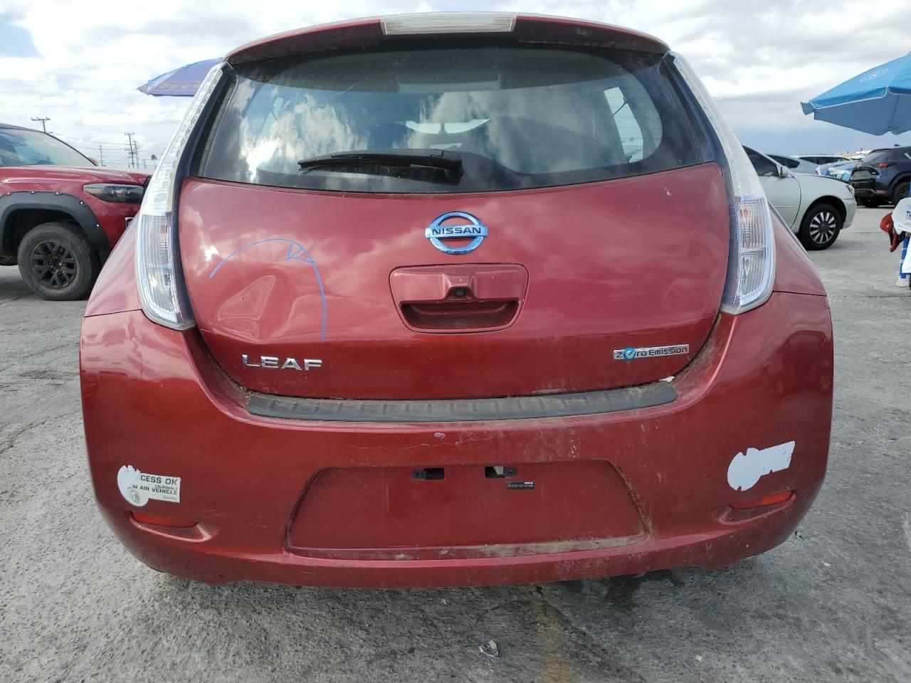 2011 NISSAN LEAF