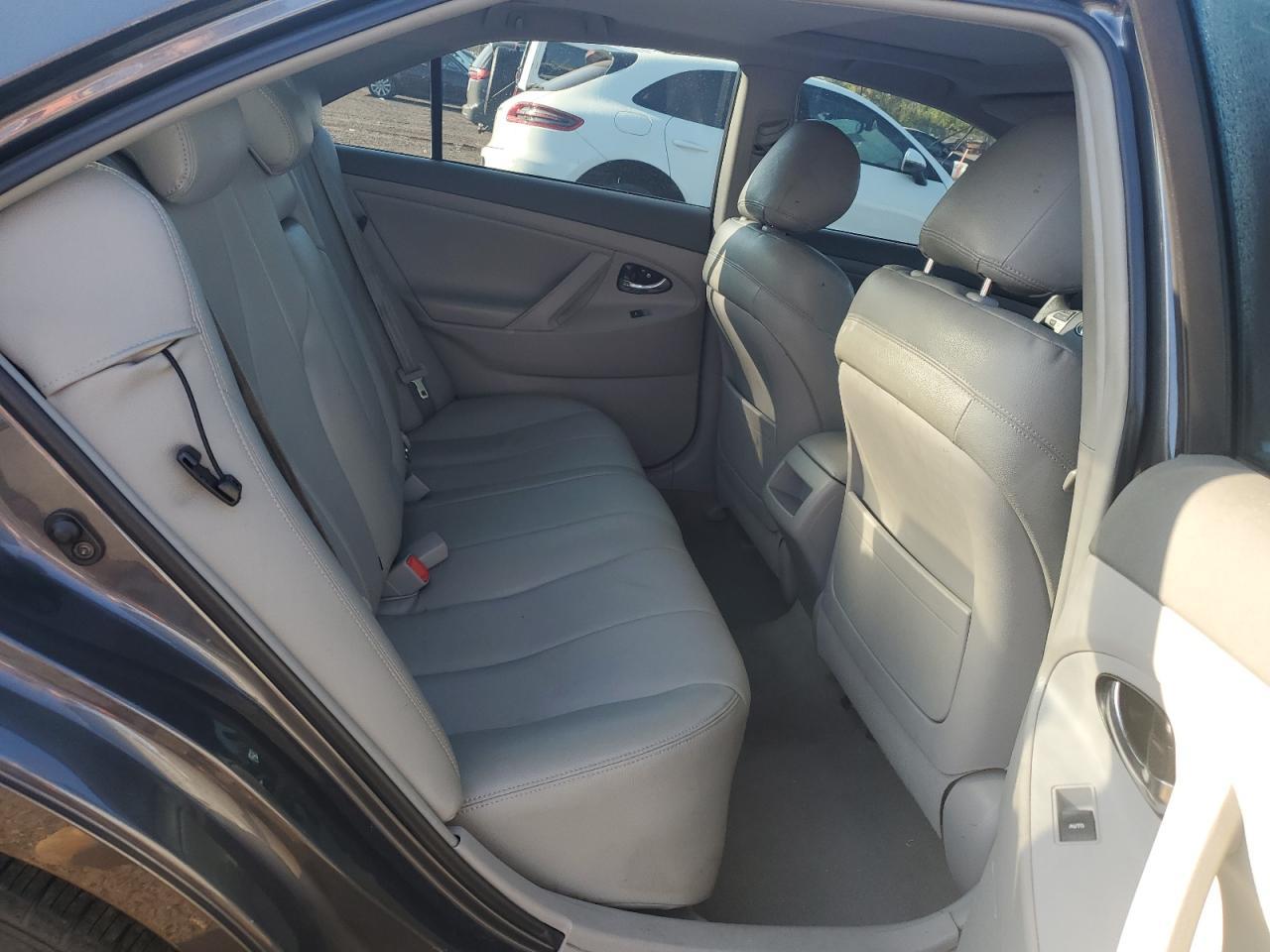 2011 TOYOTA CAMRY