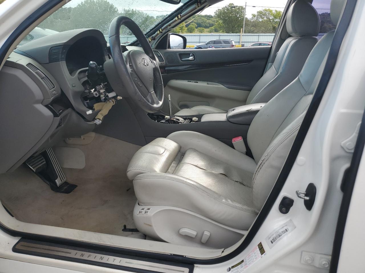 2011 INFINITI G37