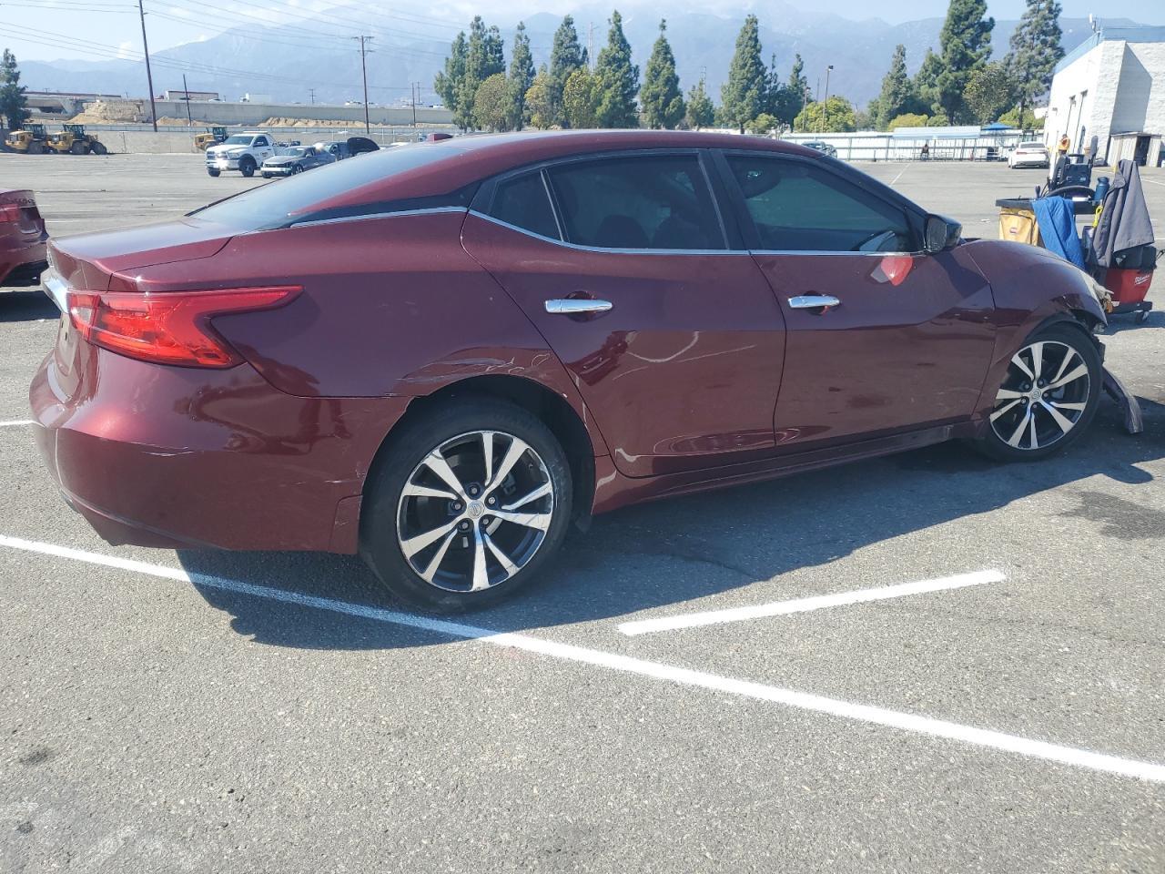 2017 NISSAN Maxima