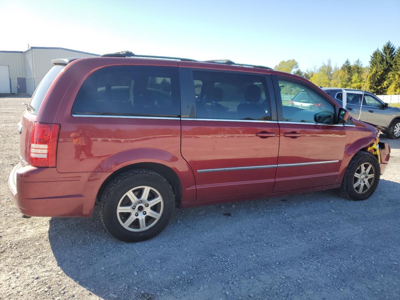 2010 CHRYSLER Town & Country
