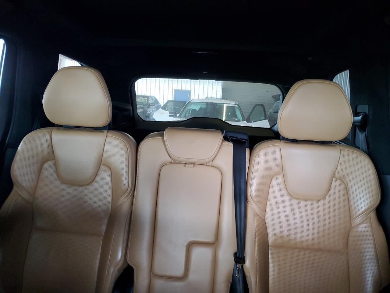 2017 VOLVO XC90