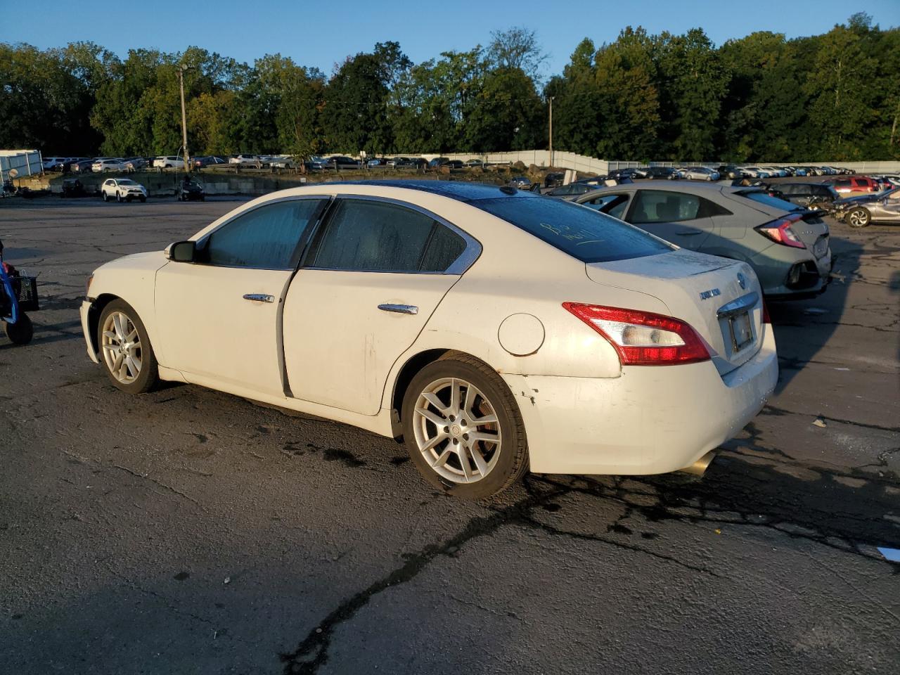 2011 NISSAN Maxima