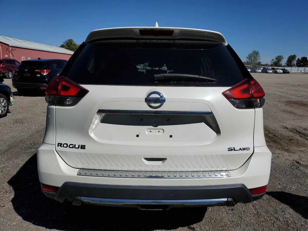 2017 NISSAN ROGUE