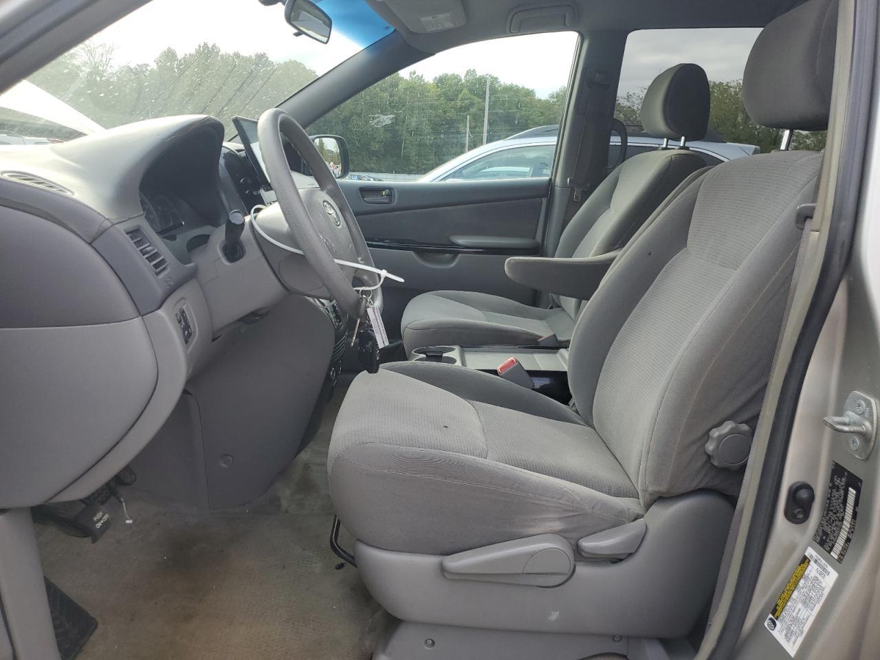 2005 TOYOTA SIENNA