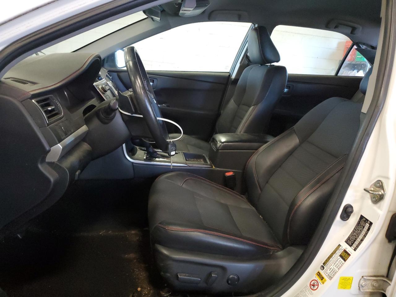 2016 TOYOTA CAMRY
