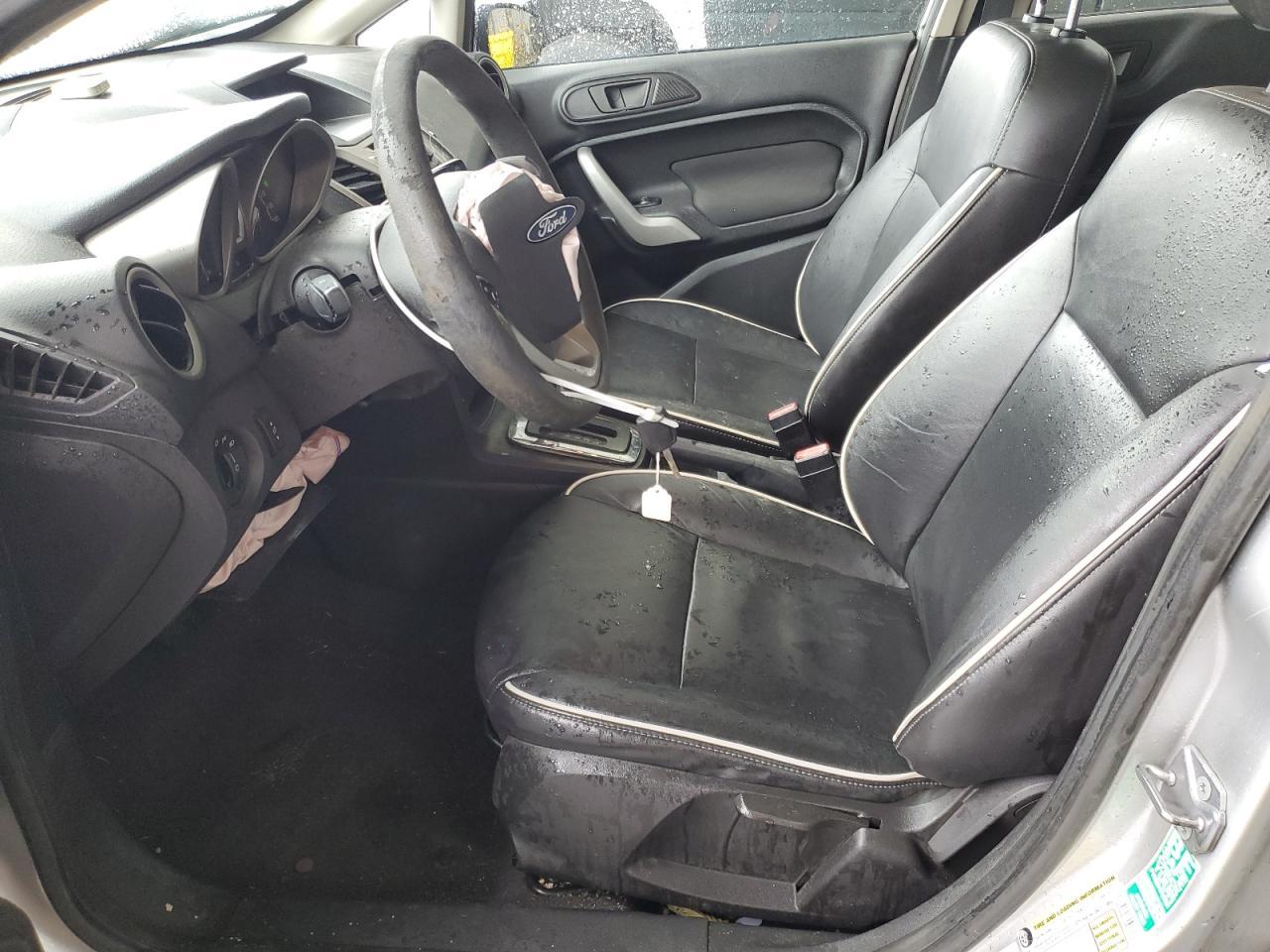 2011 FORD Fiesta