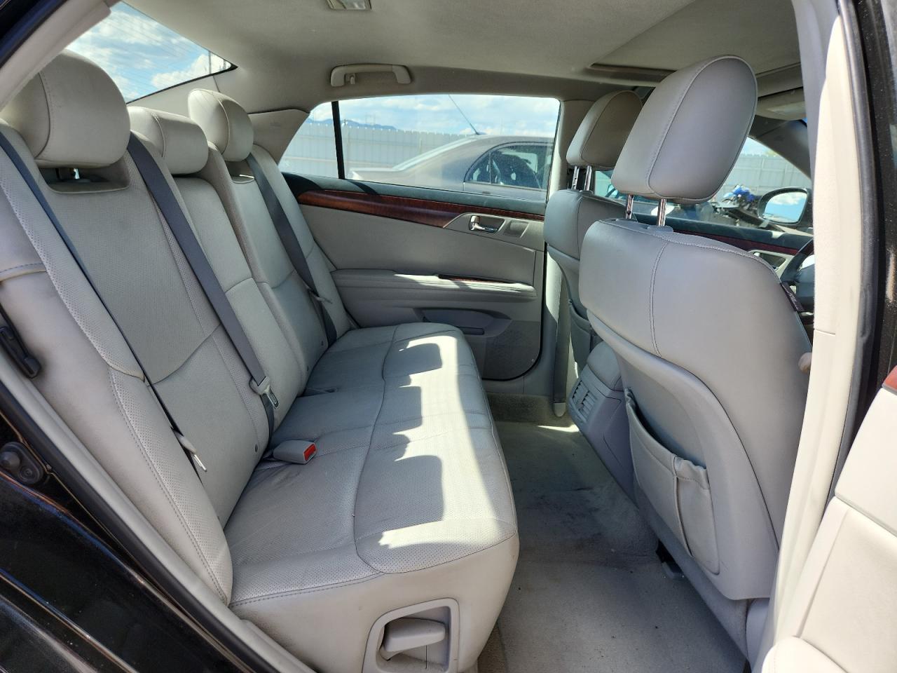 2011 TOYOTA Avalon