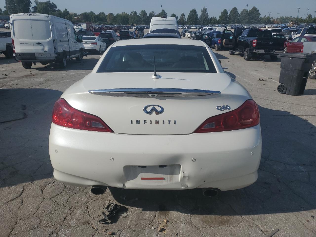 2015 INFINITI Q60