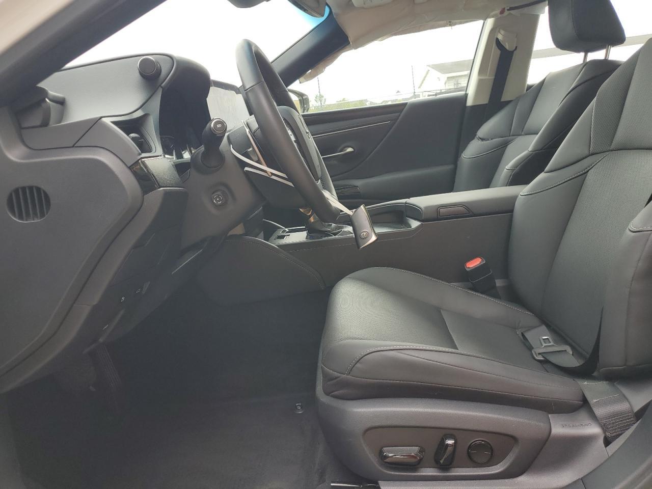 2023 LEXUS Es