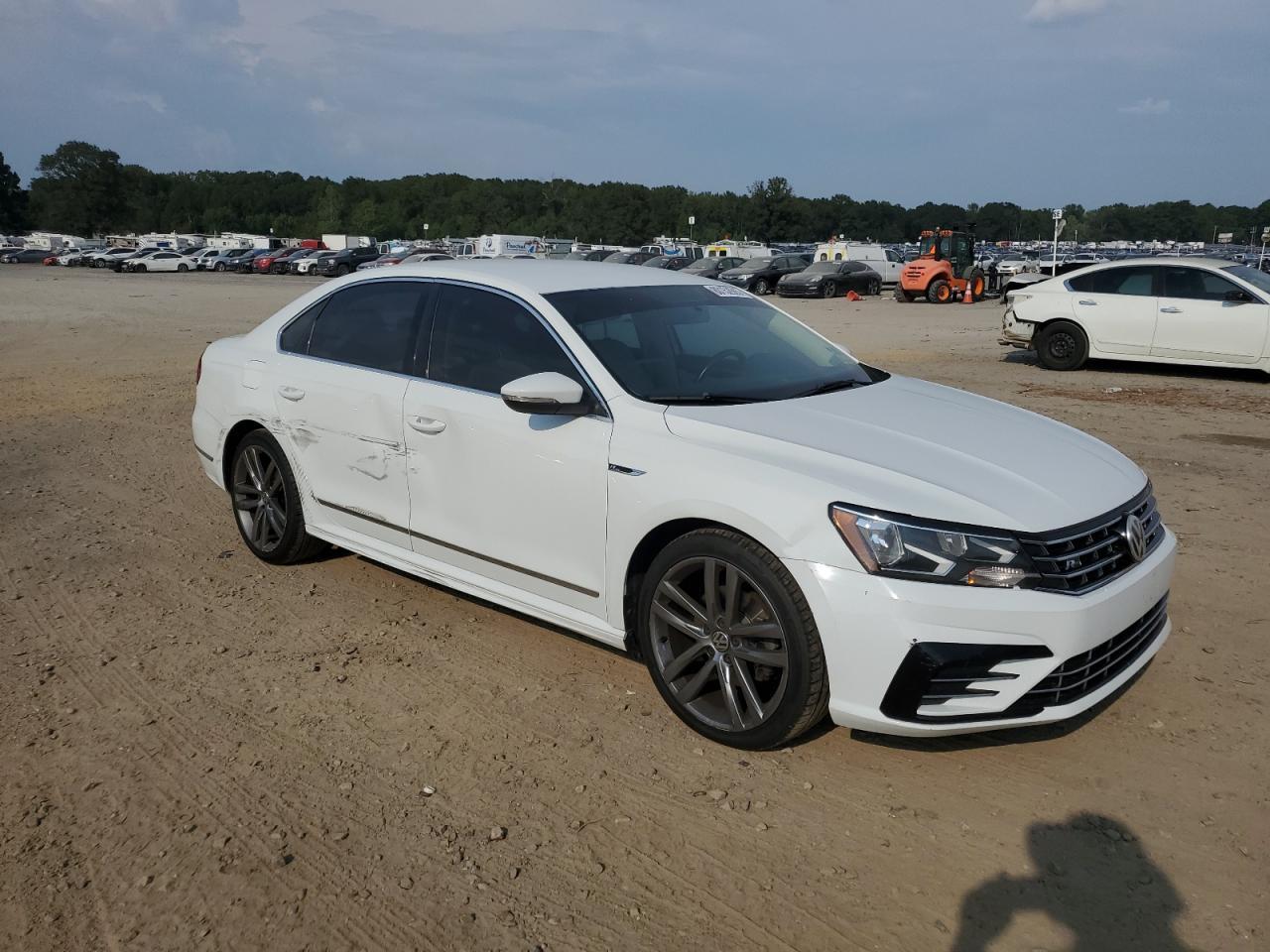 2017 VOLKSWAGEN Passat