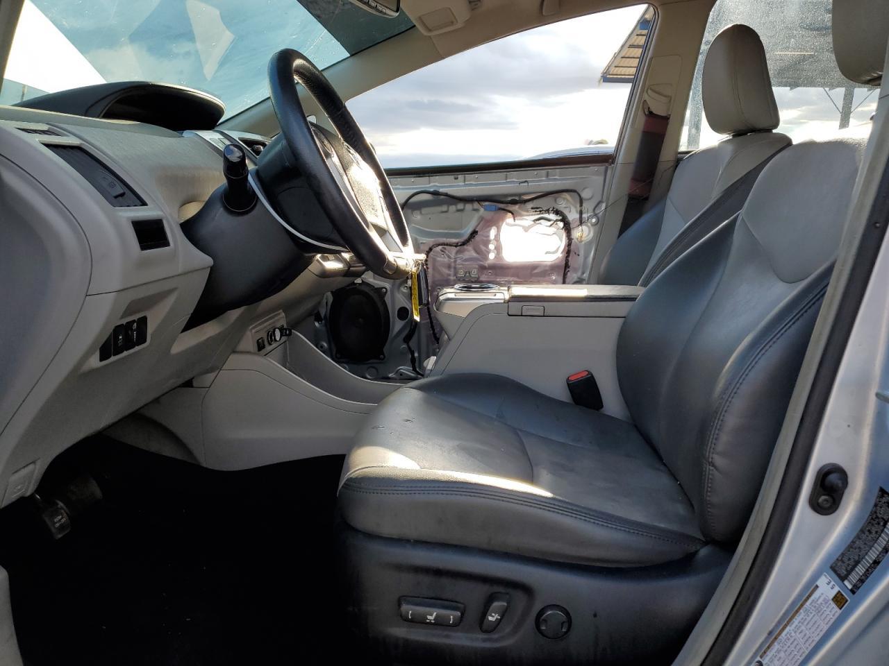 2016 TOYOTA PRIUS V