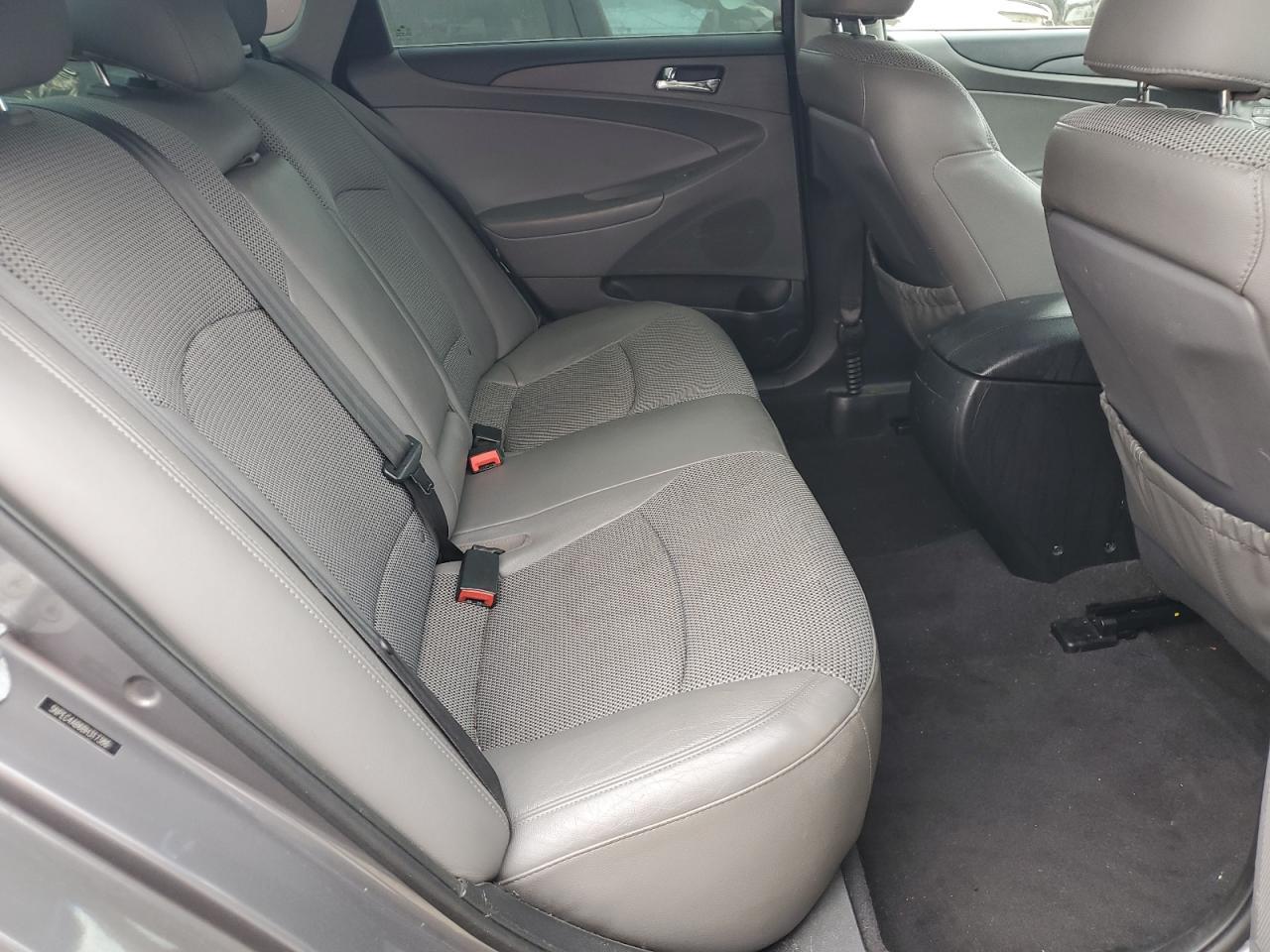 2011 HYUNDAI SONATA