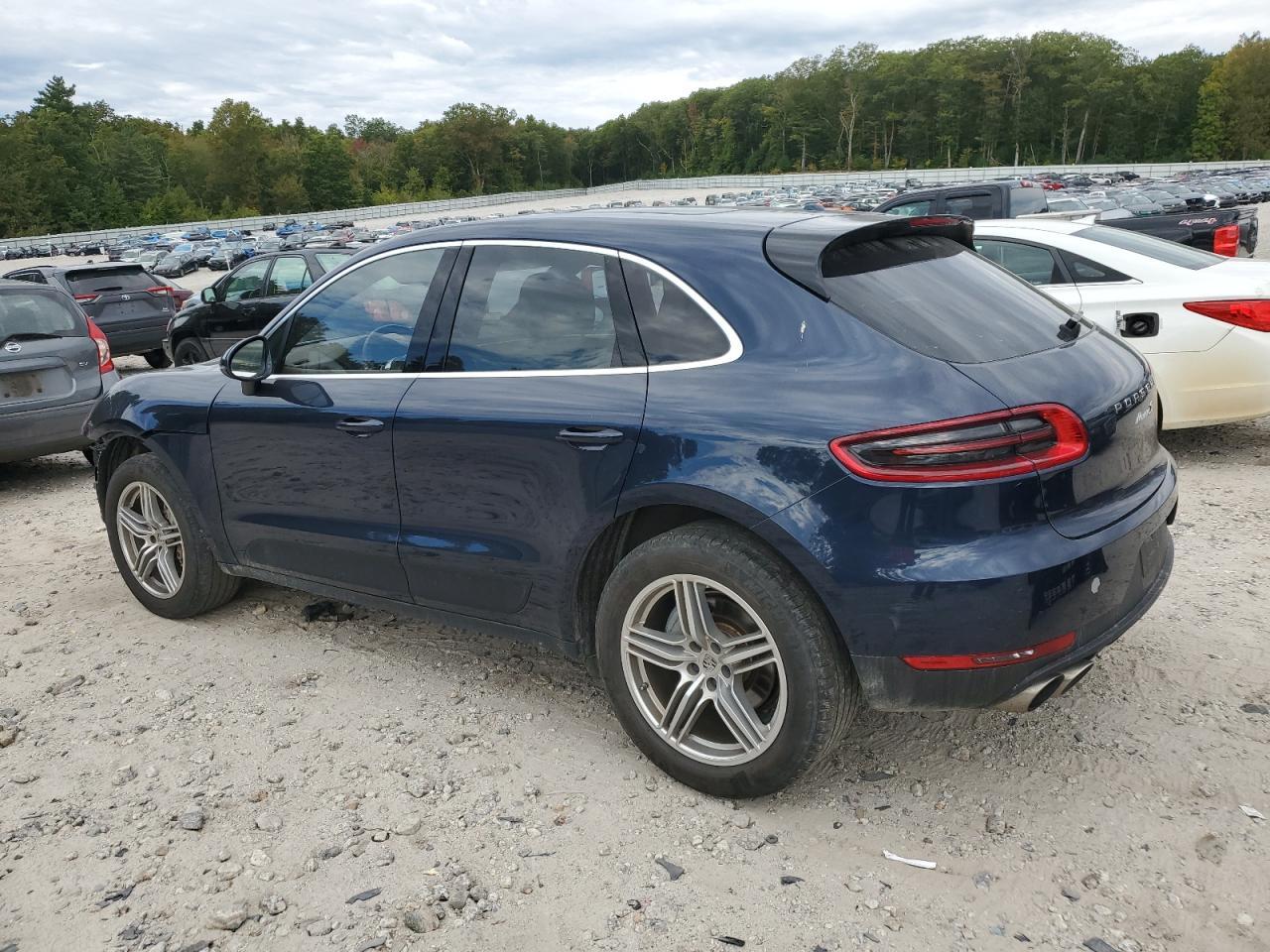 2016 PORSCHE Macan