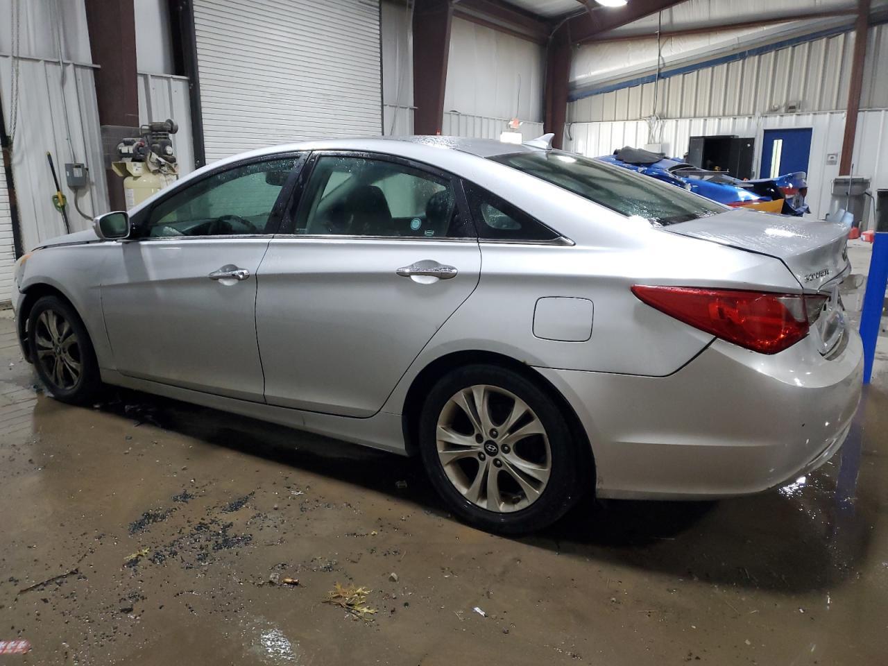2011 HYUNDAI SONATA