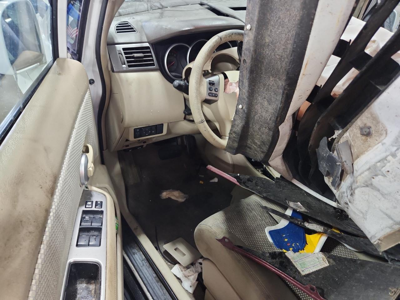 2009 NISSAN VERSA