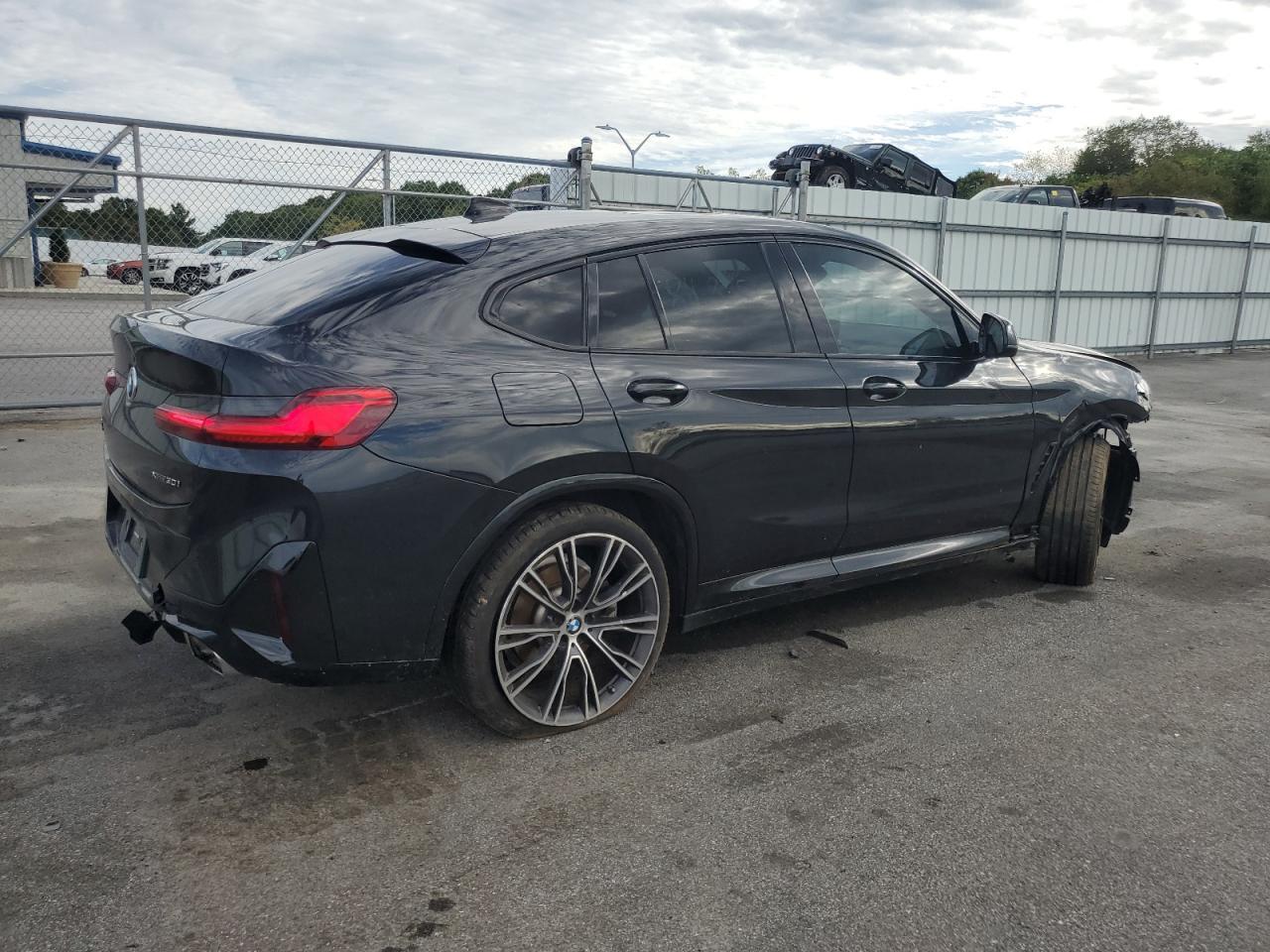2022 BMW X4
