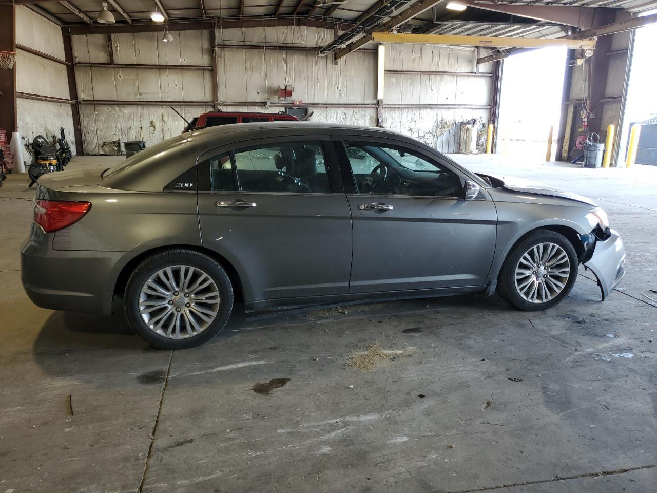 2013 CHRYSLER 200
